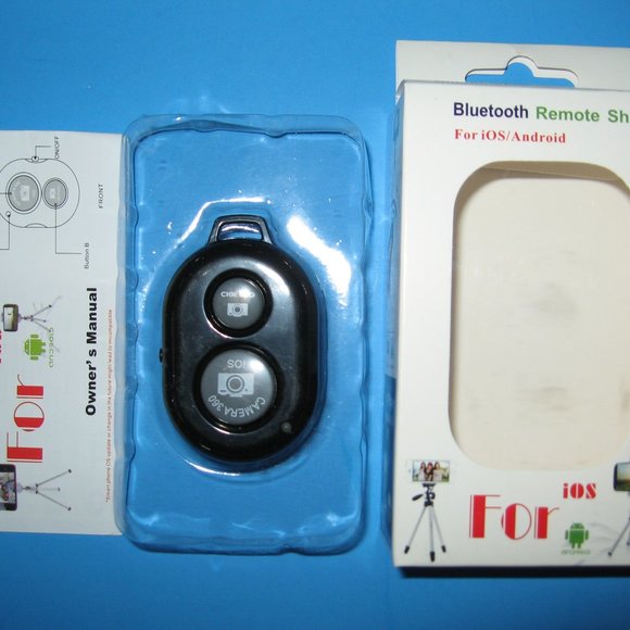 2X HOST PICK "IShutter" Bluetooth Remote Shutter for IOS - Picture 2 of 3
